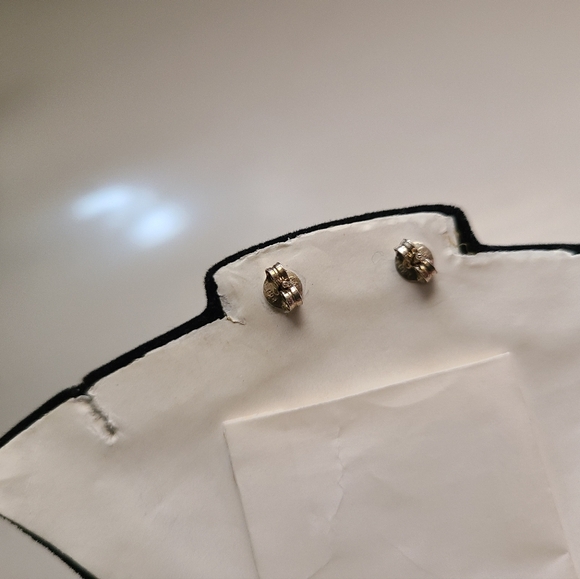 Sterling Silver 925 Pearl Stud Earrings - Picture 2 of 5